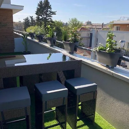 De Standing, Parking Prive, Climatise, Proche Du Centre-ville Et La Gare Centre Avignon