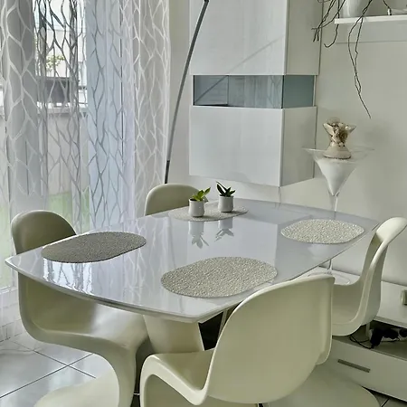 De Standing, Parking Prive, Climatise, Proche Du Centre-ville Et La Gare Centre Appartement Avignon